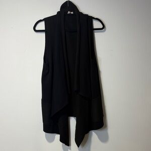 Cable & Gauge Black Textured Drape Vest